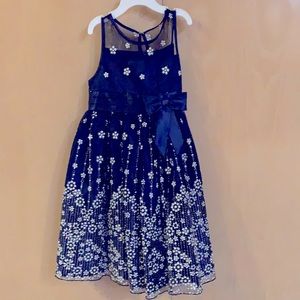 Girls navy blue evening dress.  Size 5.